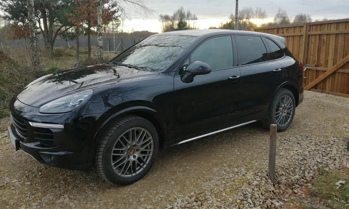 porsche Porsche Cayenne cena 220000 przebieg: 60000, rok produkcji 2016 z Przecław